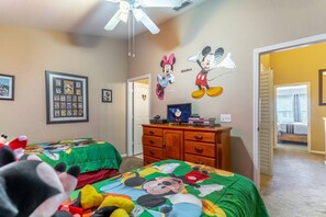 3 bedrooms, desk, iron/ironing board, free WiFi