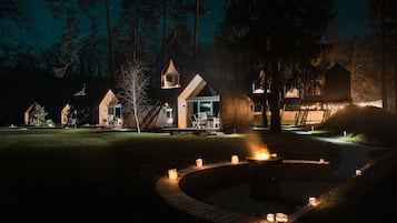 Fassade der Unterkunft – Abend/Nacht