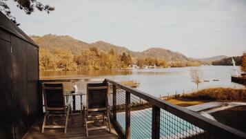 Rumah Pohon Mewah, pemandangan sungai | Teras/patio