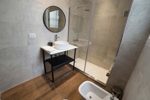 公寓, 1 张大床和 1 张沙发床, 私人浴室 | 浴室 | 淋浴设施、吹风机、毛巾、肥皂