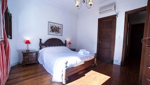 Unclassified image, 2 of 11, button - Lavalle & Esmeralda 2 (Buenos Aires)