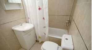 Studio Suite, 1 Queen Bed, Private Bathroom | Bathroom