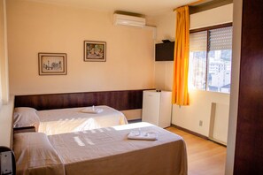 Minibar, fer et planche à repasser, Wi-Fi gratuit, draps fournis
