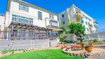 Studio (2330/A) | Exterior