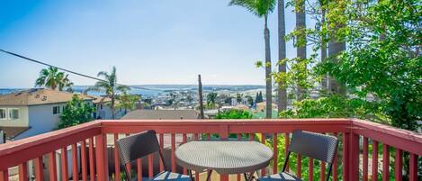 Studio (2330/A) | Exterior