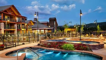 Bañera de hidromasaje exterior