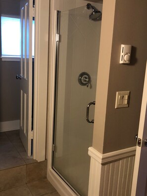 Hair dryer, towels, soap, shampoo - Perfect Getaway overlooking the Puget Sound, Close to Ruston Point and UPS (Tacoma)