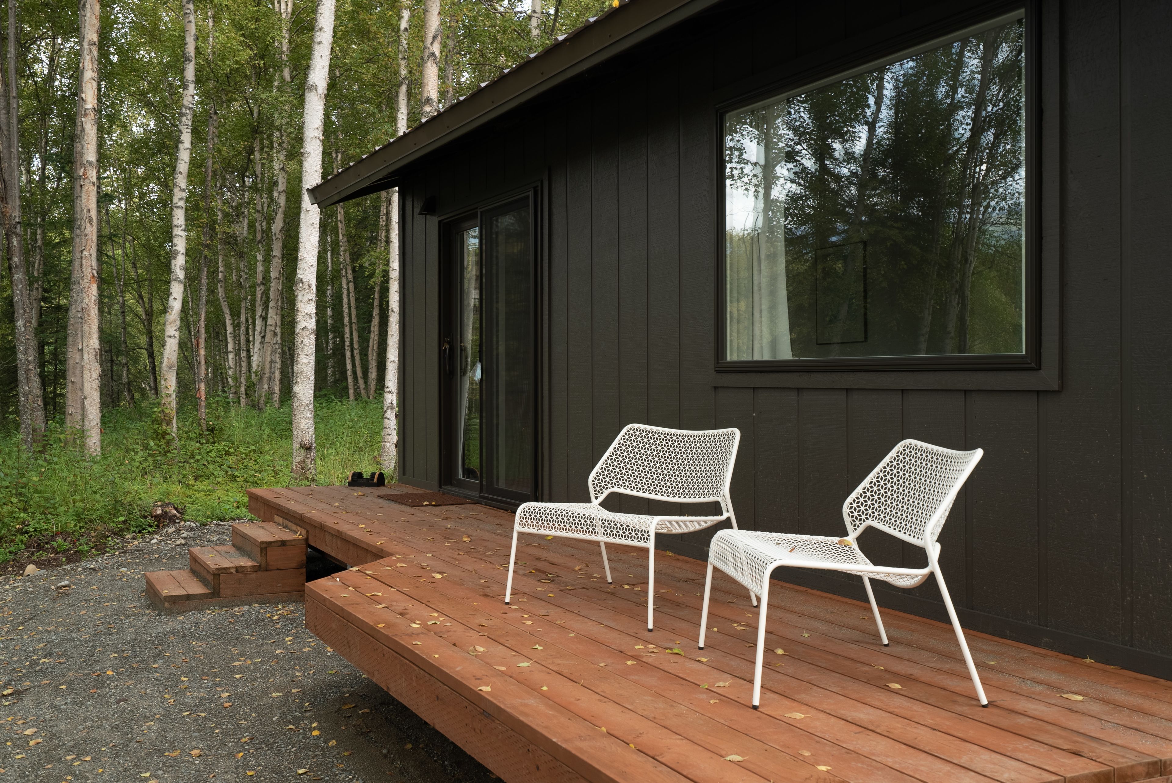 panoramic cabin, 1 queen bed, lake view | premium bedding, down duvets, memory-foam beds, laptop workspace