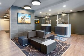 Lobby - Microtel Inn & Suites by Wyndham Portage La Prairie (Portage La Prairie)