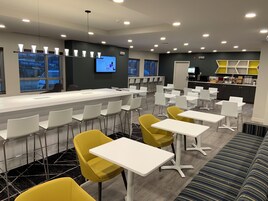 Desayuno completo gratuito y diario