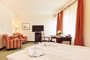 Unclassified image, 5 of 9, button - King-size bed business comfort room - Best Western soibelmanns Wittenberg (Lutherstadt Wittenberg)