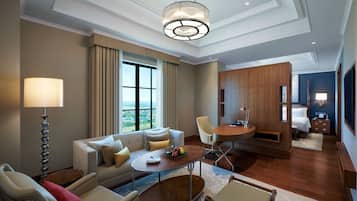 Deluxe kamer, 1 tweepersoonsbed, niet-roken, uitzicht op stad | Luxe beddengoed, bedden met traagschuimmatras, een minibar