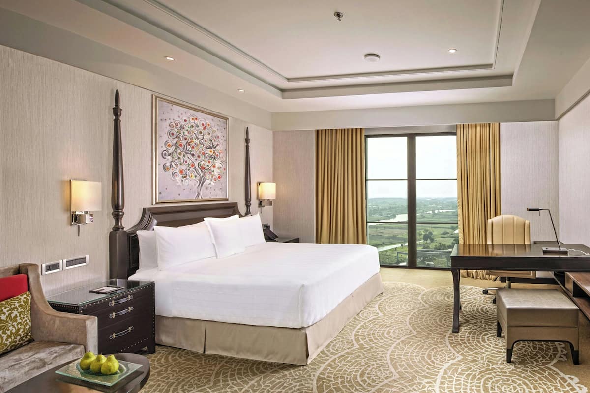 1 bedroom, premium bedding, memory foam beds, minibar