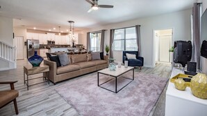 Villa, 6 Bedrooms | Living area - Champions Gate 1409rf (Davenport)