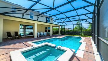 Villa, 6 Bedrooms | Indoor spa tub