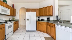 Villa, 5 chambres | Cuisine privée | Micro-ondes, four, plaque de cuisson, lave-vaisselle