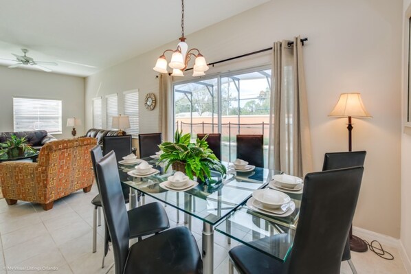 Casa de ciudad, 4 habitaciones | Restaurantes