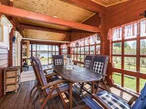 تناول الطعام بالخارج