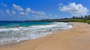 In Strandnähe, Liegestühle, Strandtücher