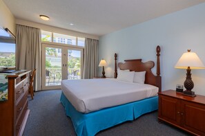 豪華客房, 露台, 泳池景 (1 King or 2 Doubles) | 房內夾萬、書桌、手提電腦工作空間、熨斗/熨衫板