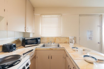 Room, 1 Bedroom, Kitchenette, Annex Building (1 King Bed and Sofa Bed) | Private kitchen | Fridge at Waikiki Heritage Hotel