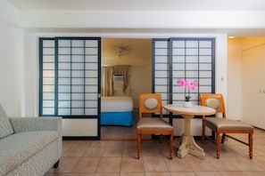 Room, 1 Bedroom, Kitchenette, Annex Building (1 King Bed and Sofa Bed) | In-room safe, desk, laptop workspace, iron/ironing board - Waikiki Heritage Hotel (Honolulu)