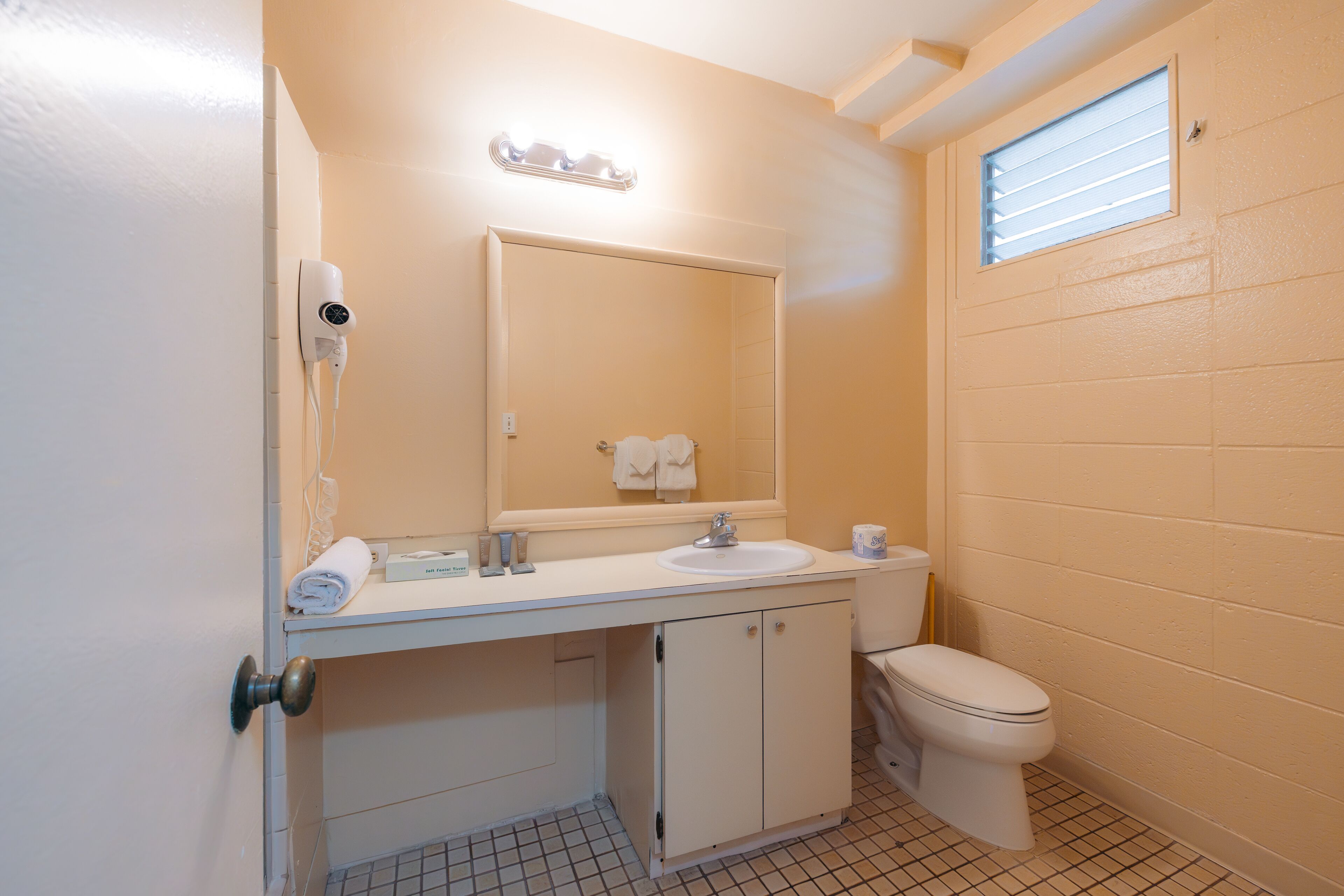 Photo - Waikiki Heritage Hotel