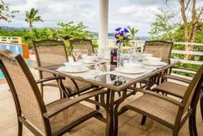 Outdoor dining - Villa Wally (Gros Islet)