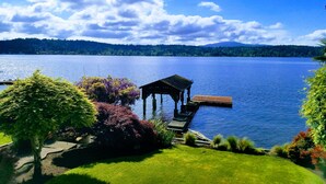 Miscellaneous - Waterfront home and private dock, close to city (Bellevue)