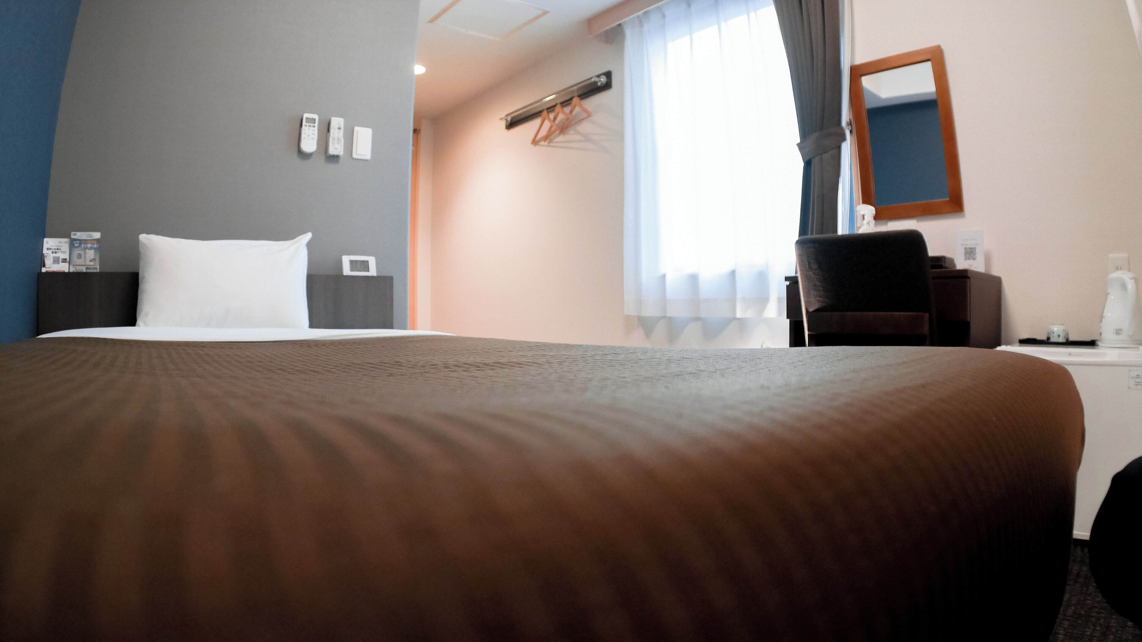 Iron/ironing board, free WiFi, bed sheets