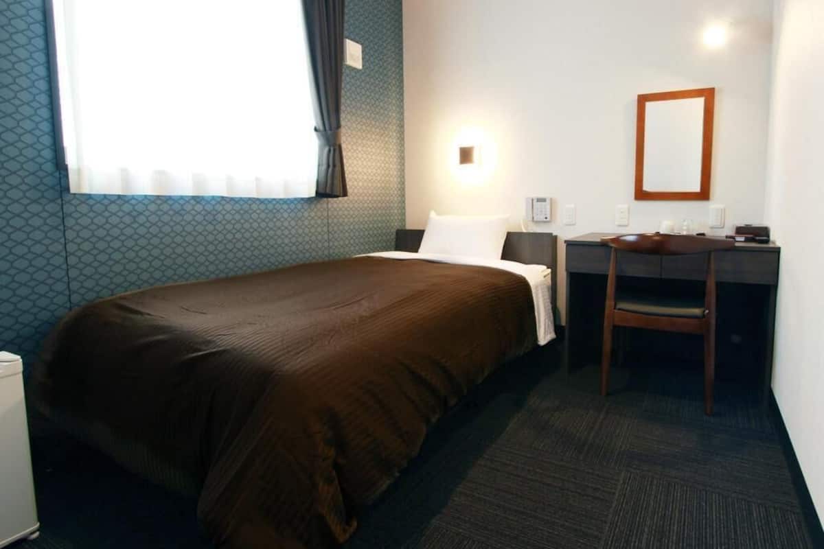 1 bedroom, desk, laptop workspace, free WiFi