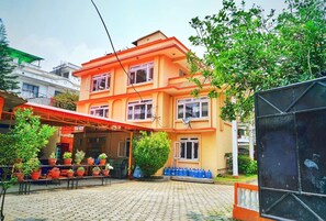 Property entrance - Himal Inn (Lalitpur)