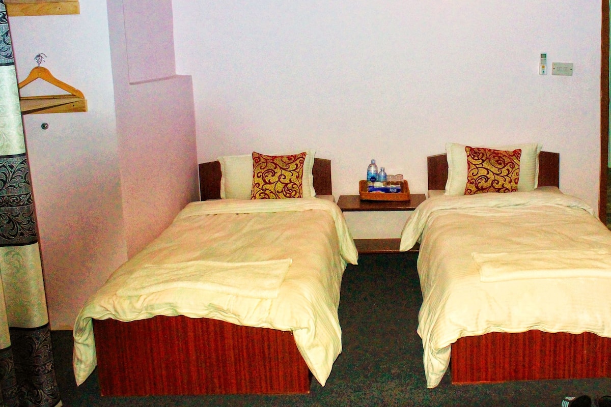Laptop workspace, rollaway beds, free WiFi