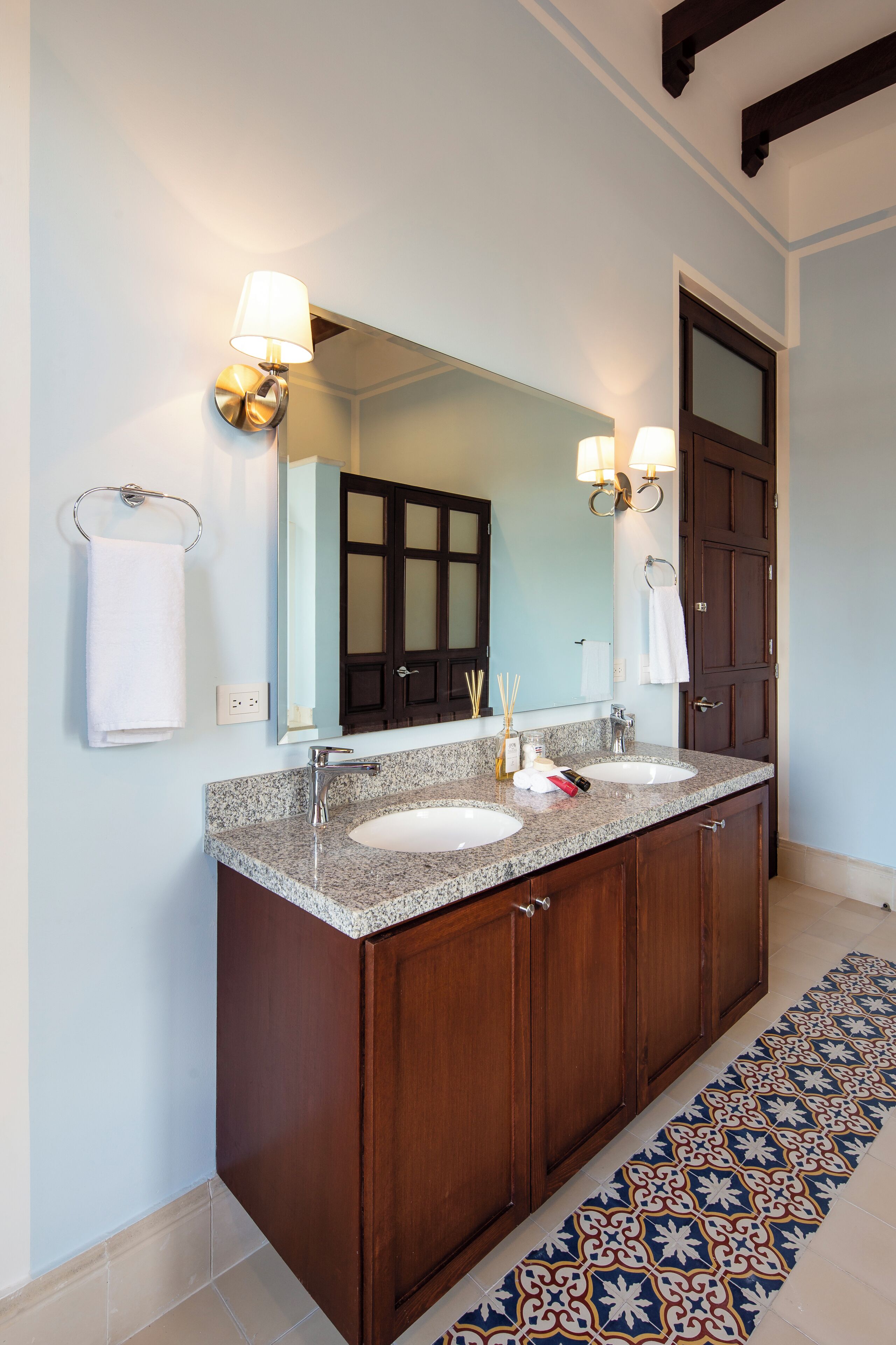 master room with jacuzzi | bathroom | shower, free toiletries, hair dryer, bathrobes