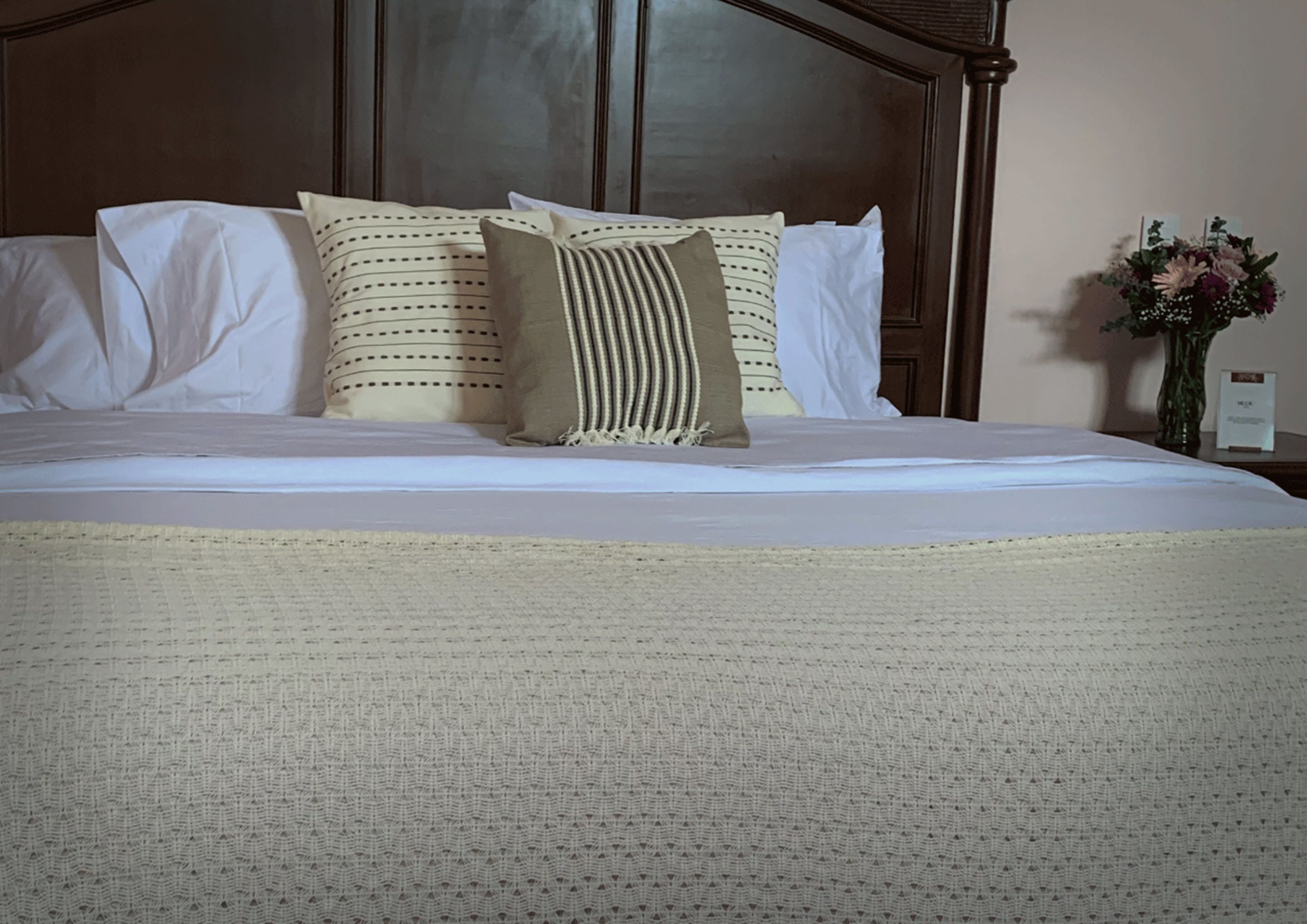 Deluxe suite | Luxe beddengoed, donsdekens, pillowtop-bedden, een bureau