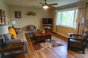 Smart TV, DVD player, stereo