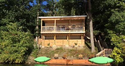 Waneta Lakeside Cottage