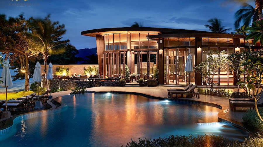 Khanom Beach Resort & Spa