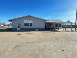 Front of property - Gateaway Motel Broken Bow NE (Broken Bow)