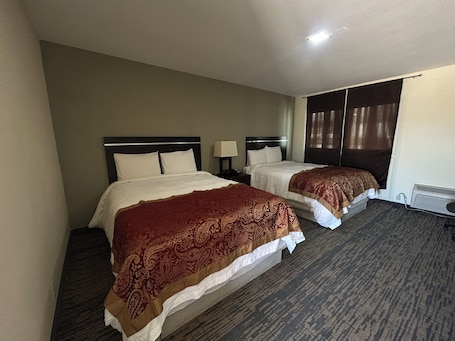Room, 2 Queen Beds, Non Smoking. Gateaway Motel Broken Bow NE