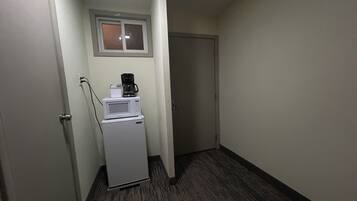 Kamar, 1 Tempat Tidur Queen, Bebas Asap Rokok | Meja kerja, setrika/meja setrika, Wi-Fi gratis, dan seprai linen