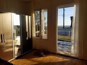 Interior detail - Grigoleti Beach House (Maltakva)