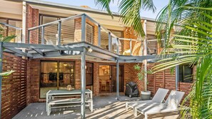 تناول الطعام بالخارج