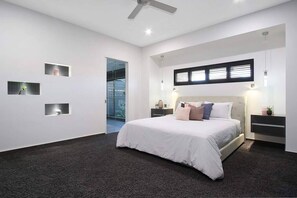 5 bedrooms, iron/ironing board, WiFi, bed sheets - Eden Place - Woodlands Yarrawonga (Yarrawonga)