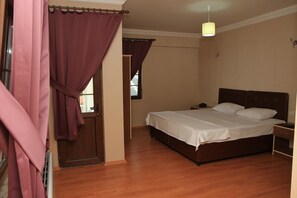 Double or Twin Room | In-room safe, soundproofing, free WiFi - Cansizoglu Hotel (Of)