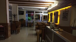 Free daily buffet breakfast - Cansizoglu Hotel (Of)