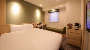 Desk, laptop workspace, blackout curtains, free WiFi - COMPASS HOTEL NAGOYA (Nagoya)