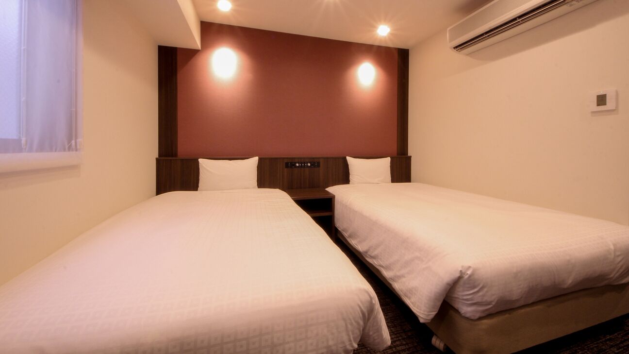 twin room, non smoking | 1 bedroom, desk, laptop workspace, blackout curtains