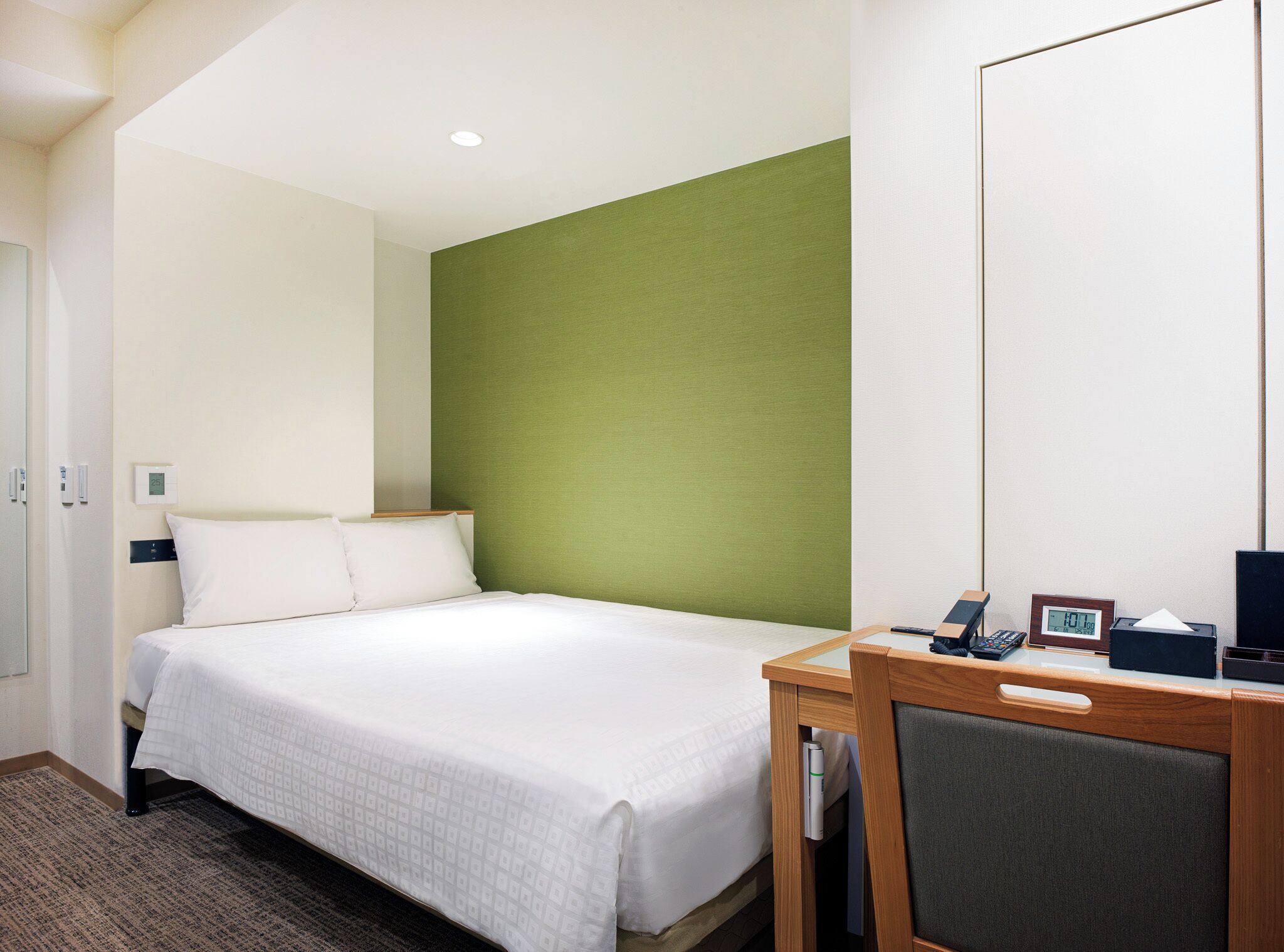 Premier Triple Room | Desk, laptop workspace, blackout drapes, free WiFi