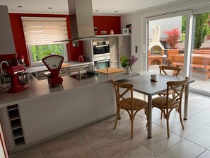 Fridge, microwave, oven, dishwasher